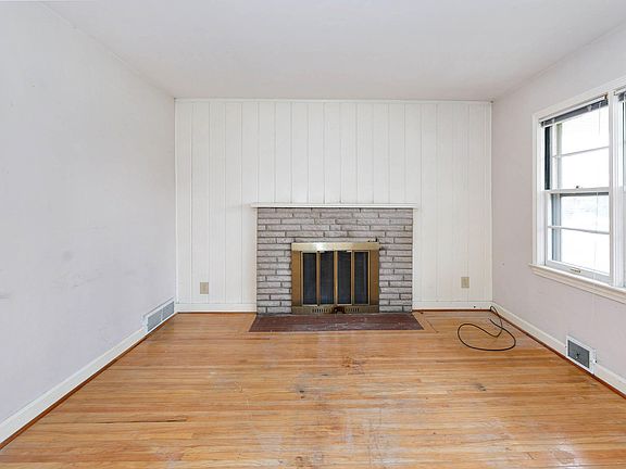 3rd image of 2720 Shannon Dr