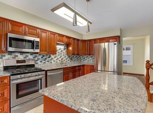 6 Timber Mill Ct, Bolingbrook, IL 60490