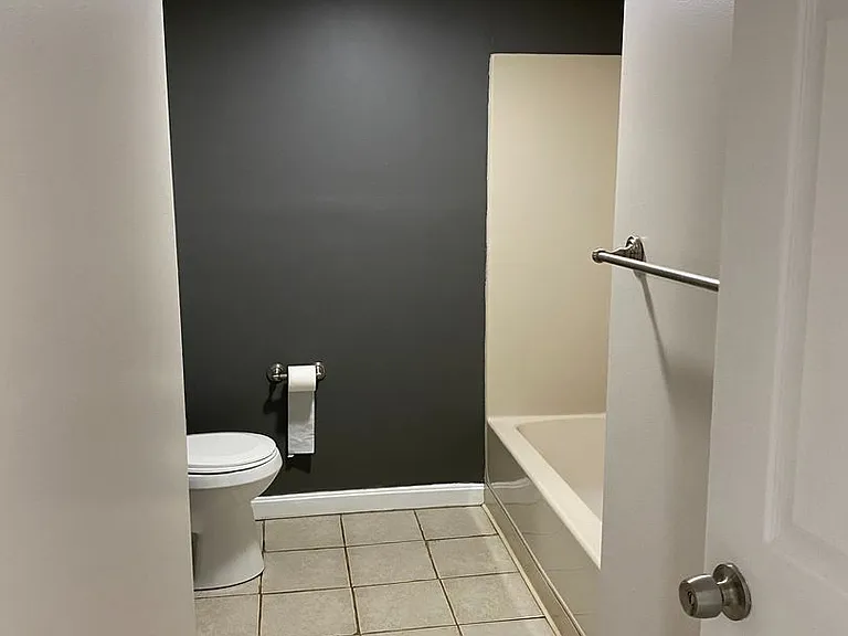 1710 N Main St — Photo 5