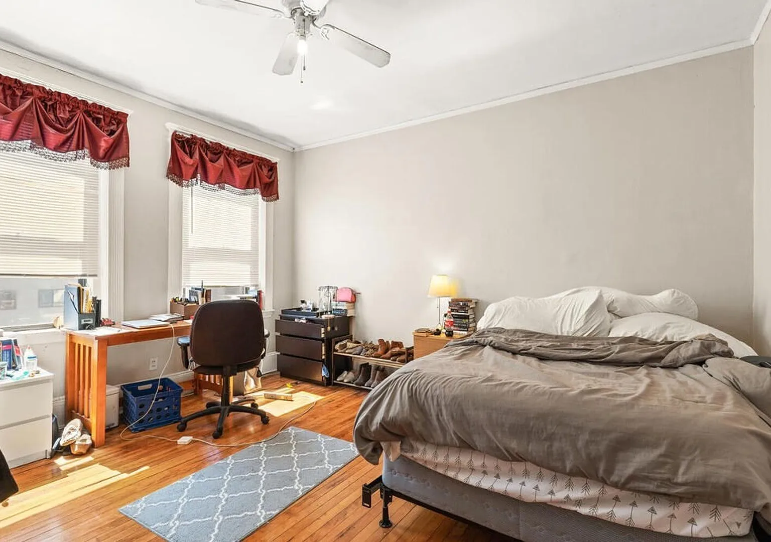 Nice 4 bed in Allston — Photo 4