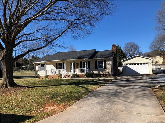 3rd image of 2321 Winterfield Dr