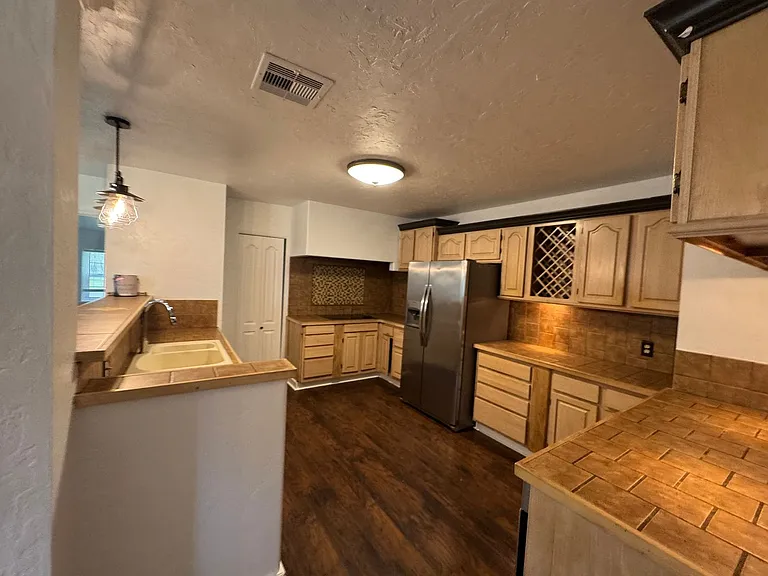 715 E Plymouth Ave — Photo 8