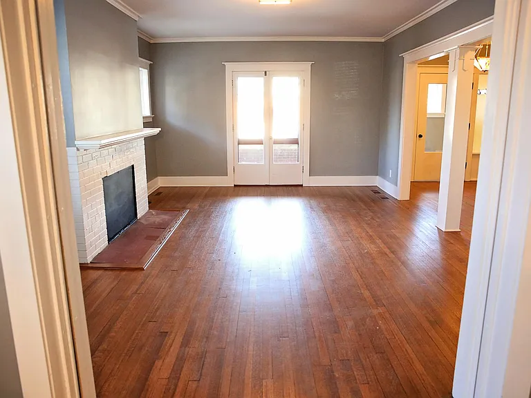 4020 Ingersoll Ave — Photo 5