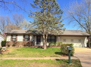 1351 Premio Dr, Fenton, MO 63026