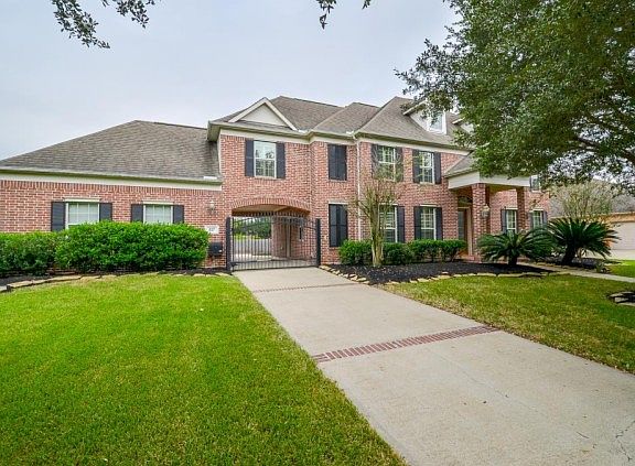 2nd image of 827 Lake Grayson Dr