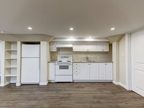 2nd image of 211 Hibbert Ave #2
