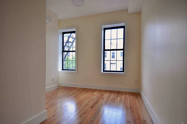 Rented by Premier Metro Realty Corp | media 30