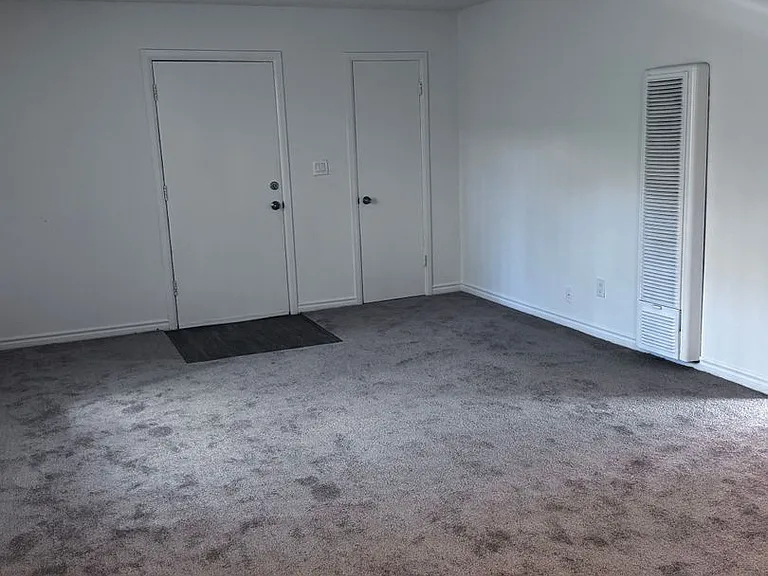 Arlington Apartments — Photo 16