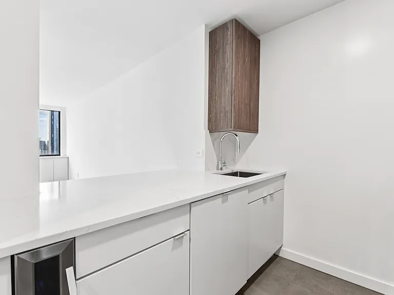 520 W 43rd St #34F — Photo 3