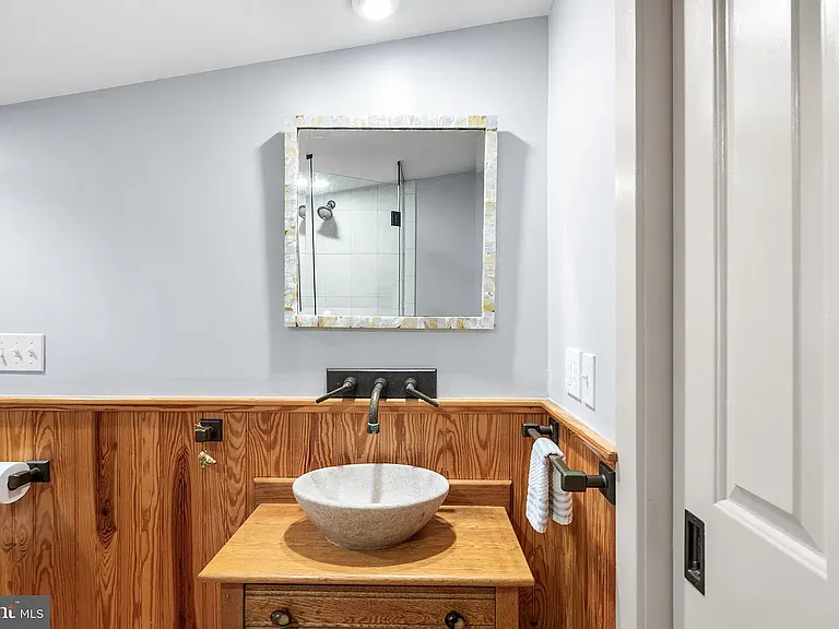 41 N Atlantic Ave — Photo 8