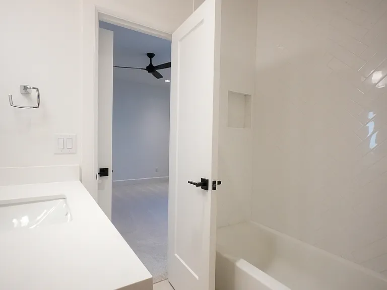3529 Asbury St — Photo 16
