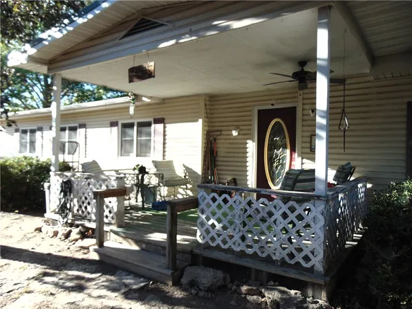 7 Sunview Ln, Holiday Island, AR 72631