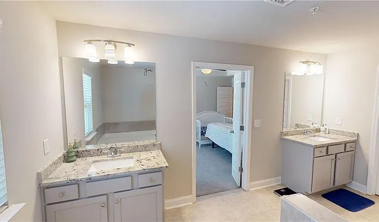 339 Cherryhill Ln #R — Photo 10