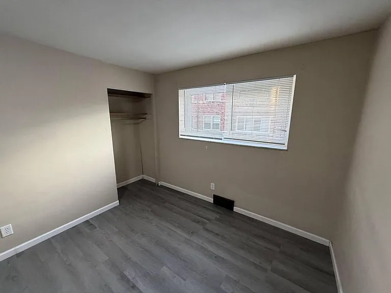 6327 S Grand Blvd #1E — Photo 11