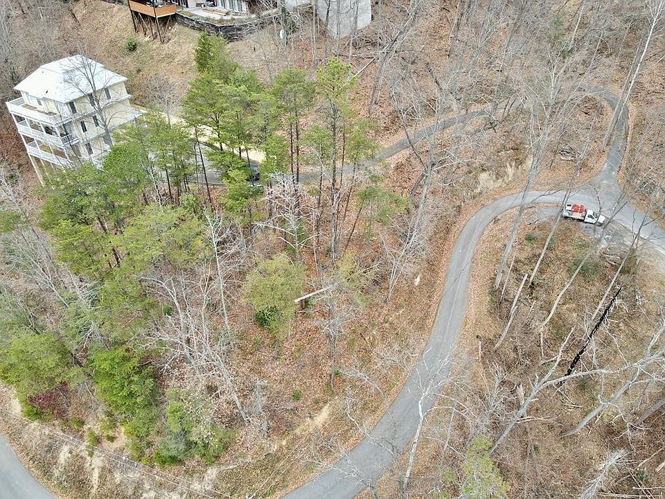 1st image of 1 Greystone Heights Rd