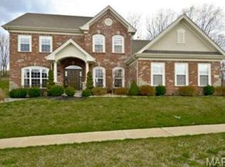 822 Arbor Chase Dr, Ballwin, MO 63021