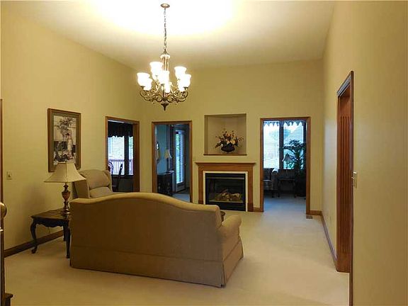2nd image of 530 Cherry Blossom Ln