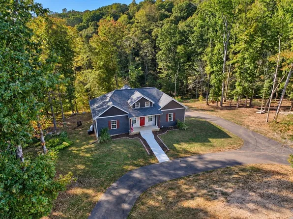 407 Summerfield Dr, Cadiz, KY 42211
