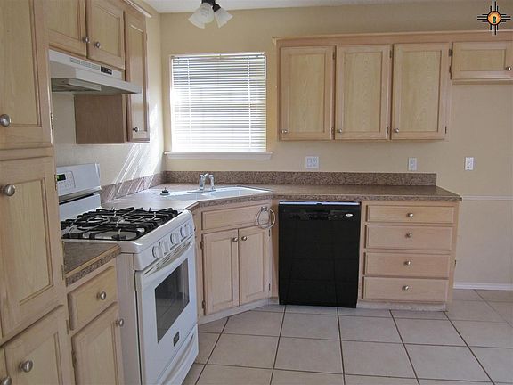 3rd image of 128 Don January Ct