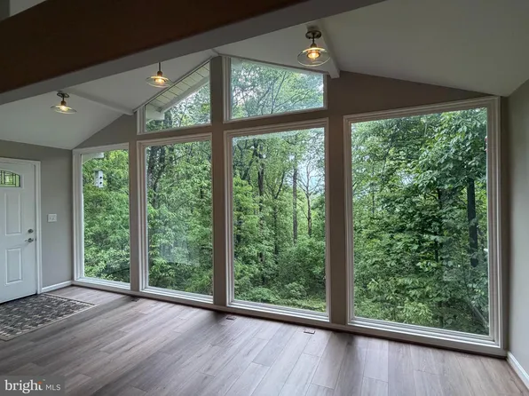 146 Trillium Trail Rd, Linden, VA 22642