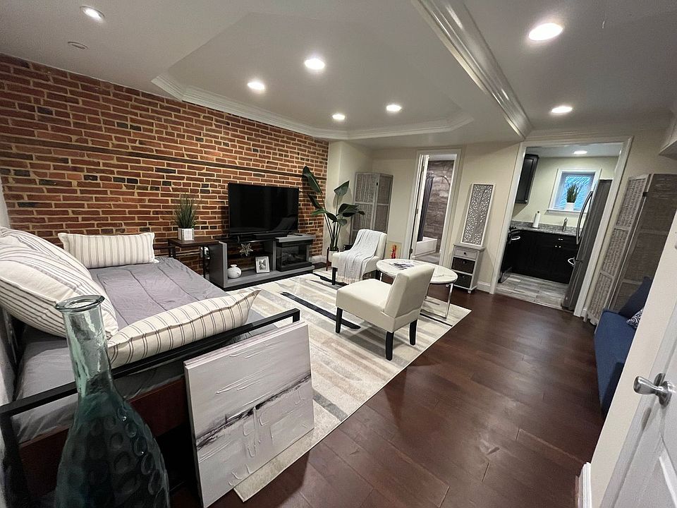1st image of 1318 Eutaw Pl #7