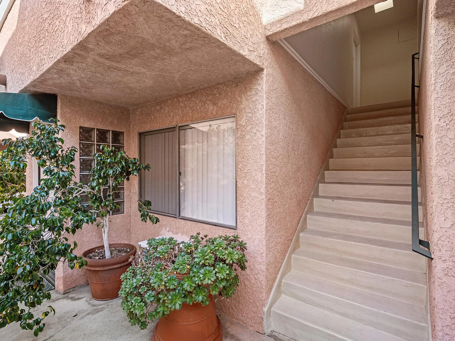 1 bed, 800 sqft, $1,995 — Photo 1