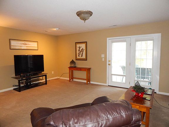 4th image of 6816 La Christa Way