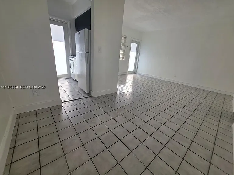 7155 Rue Notre Dame #9 — Photo 6