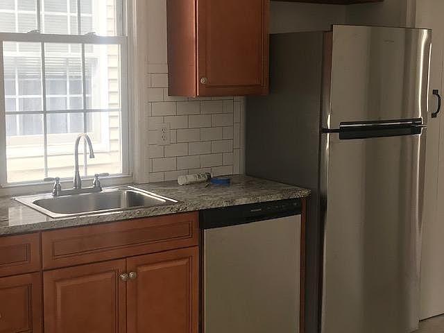 2nd image of 9 Liberty St