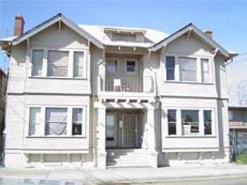 1st image of 207 E Park St