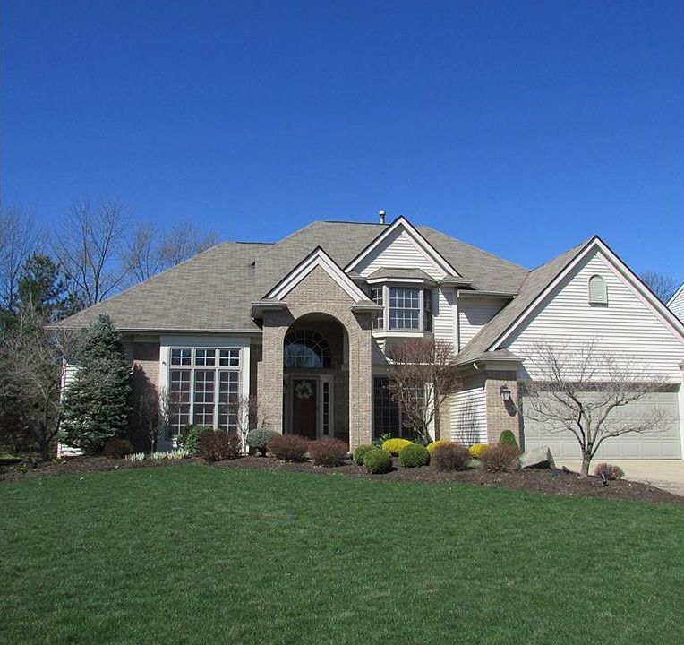 1st image of 16572 Hampton Chase