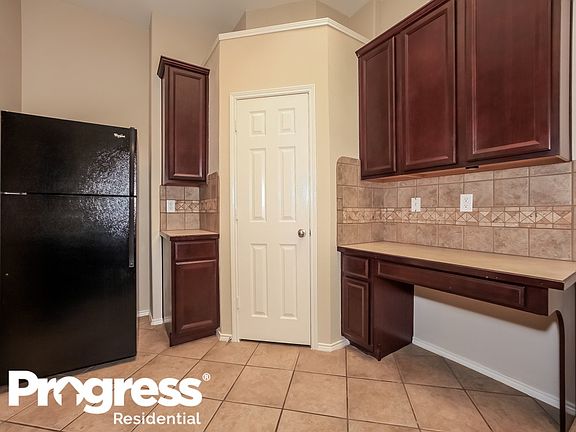 5th image of 10821 Emerald Park Ln