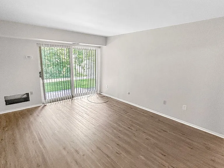 5085 Sanlin Dr — Photo 3