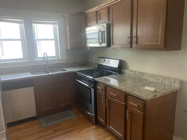 51 Hollywood Ave #2F — Photo 8
