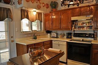 4th image of 302 Lakewood Dr