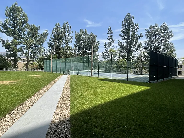 100 S Doheny Dr #313 — Photo 26