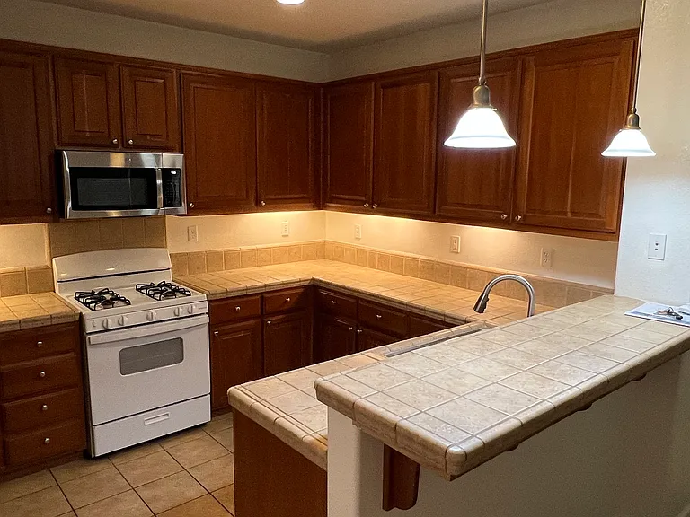48 W Brilloso Ln — Photo 2