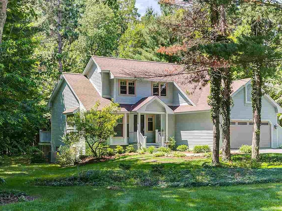 1st image of 3721 Village Circle Dr