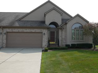 15286 E Hunters Pointe Dr, Macomb, MI 48042
