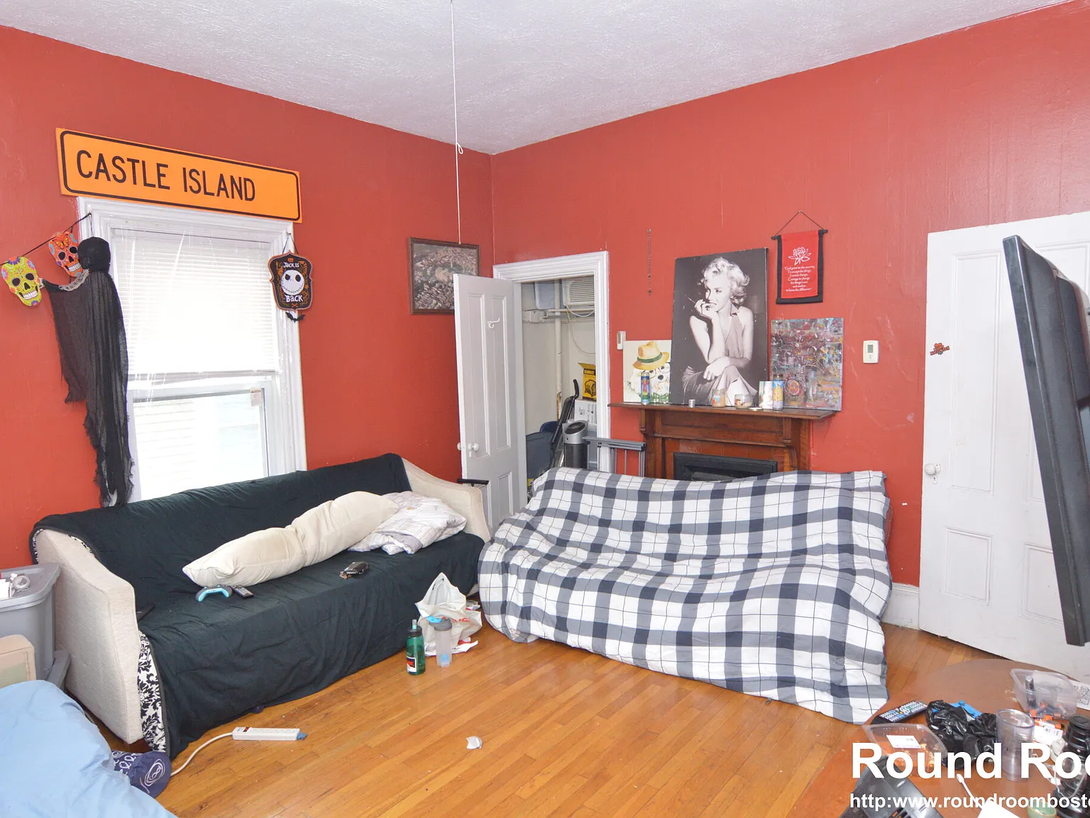 3 bed, 1000 sqft, $2,500 — Photo 3