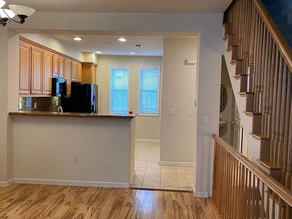 1st image of 3742 Whitworth Dr