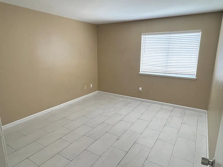 5354 Meadow Wood Ln — Photo 9