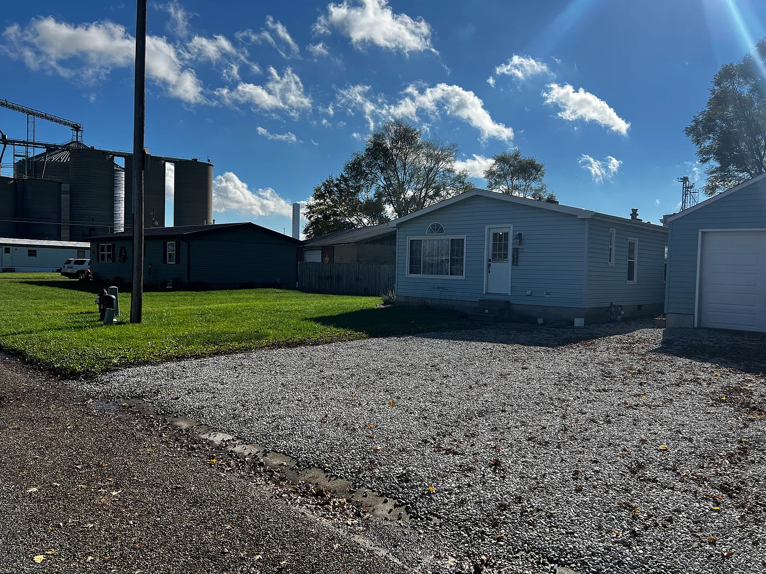 409 W Bradley St photo 1