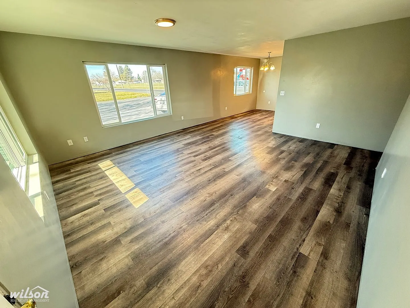 1401 S 4th Ave — Photo 3