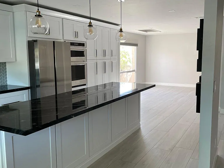 1422 E Steamboat Bend Dr — Photo 3