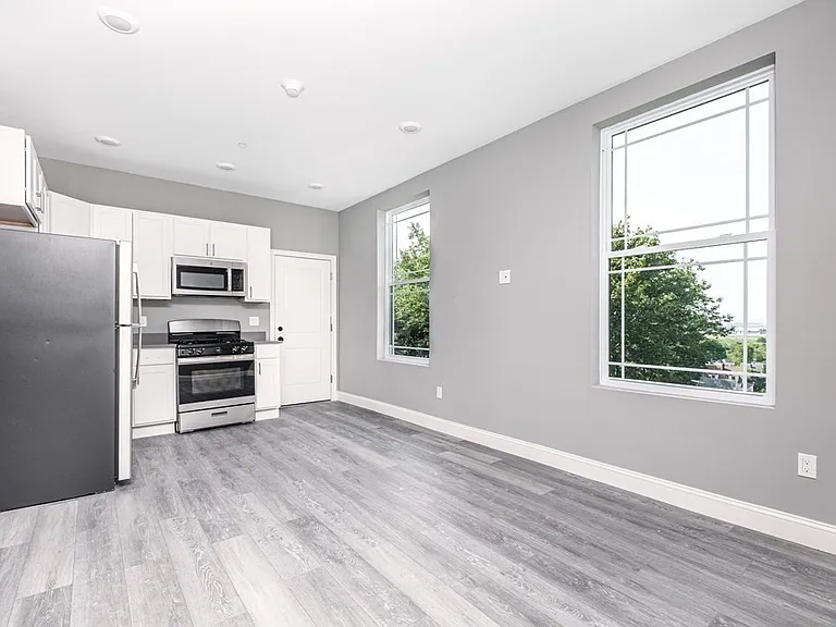 83 Bradstreet Ave #202 — Photo 3