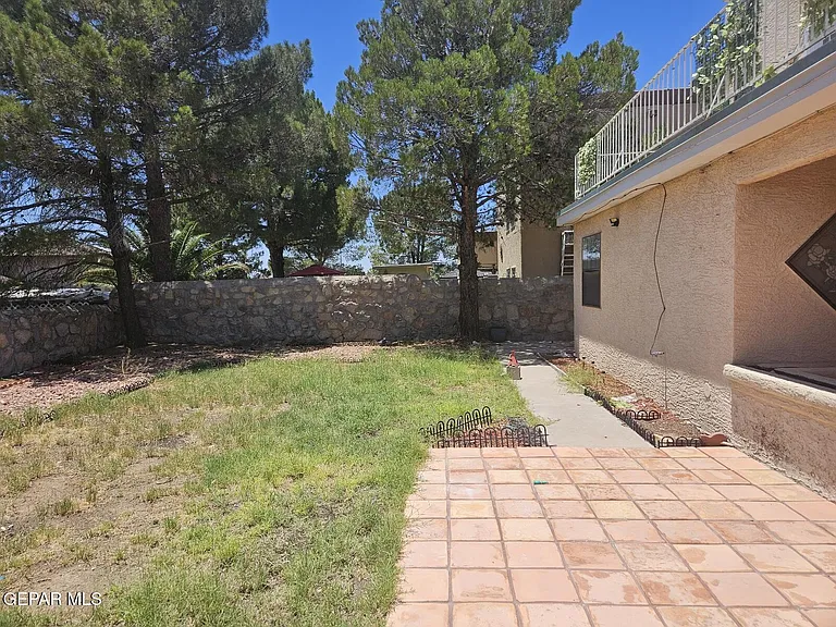 7700 Dianjou Dr — Photo 26