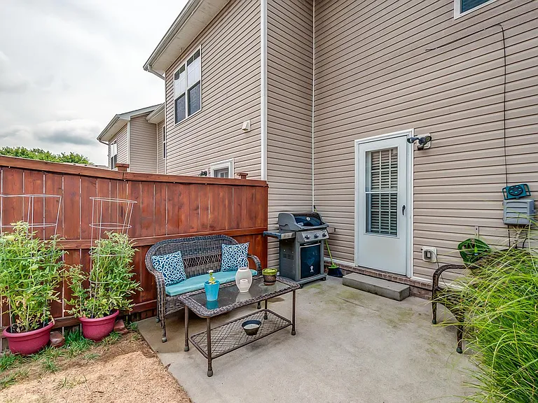 1431 Riverbrook Dr #1 — Photo 18