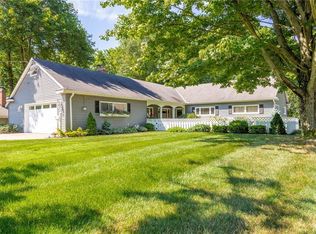23225 Oakview St, Olmsted Falls, OH 44138
