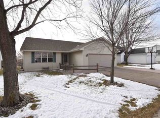 3226 Bellfield Dr, Oshkosh, WI 54904